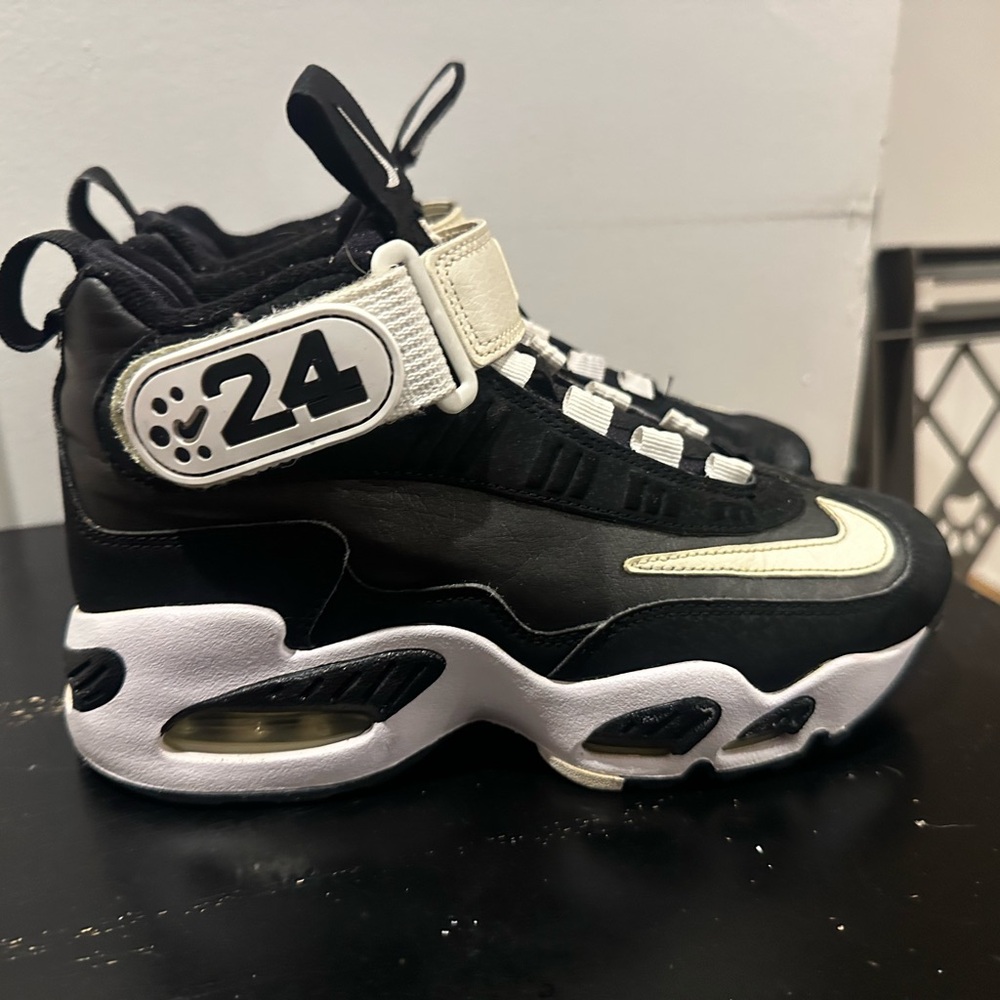 Nike Black and White Sneakers Retro Design